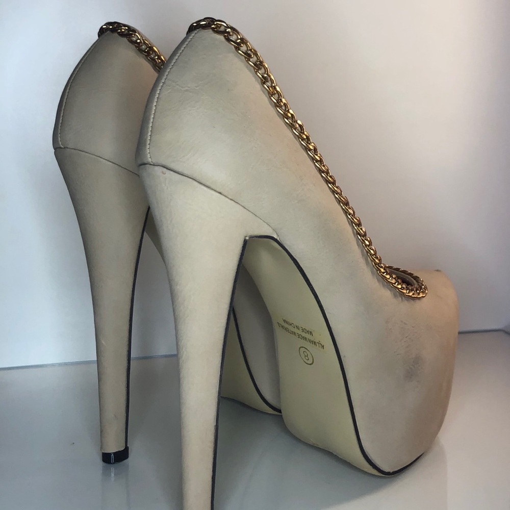 Heels - Picture 2 of 5